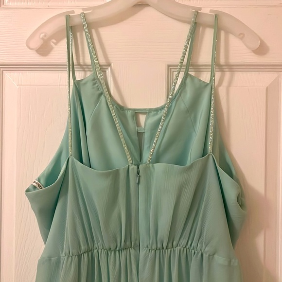 David’s bridal seafoam color dress, Size 22 runs small - Picture 3 of 5